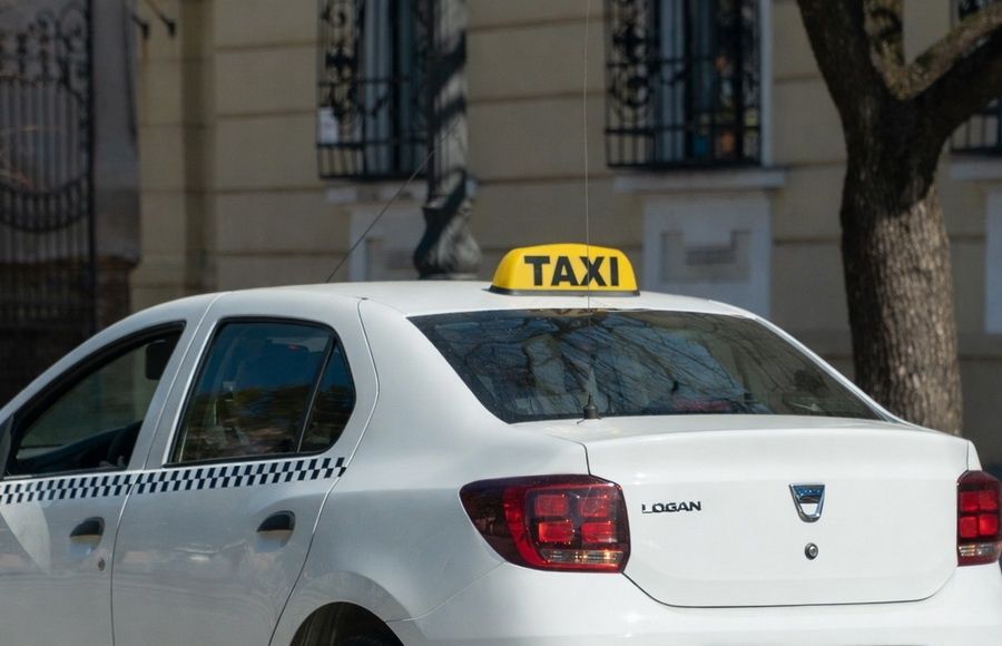 Cedez autorizatie taxi Oradea