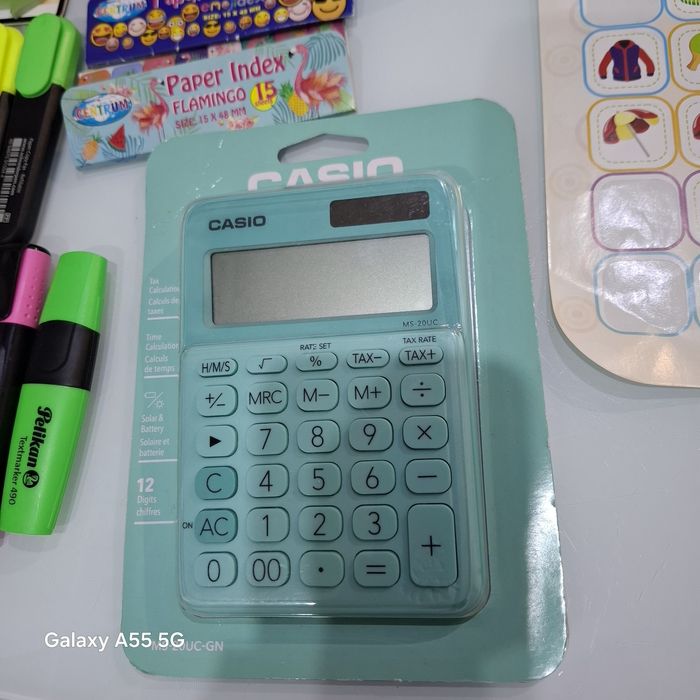 Продавам канцеларски материали