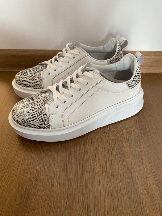 Дамски маратонки от естествена кожа