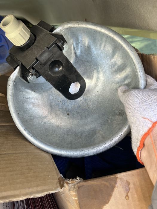 Продам пойлки 10-8 шт