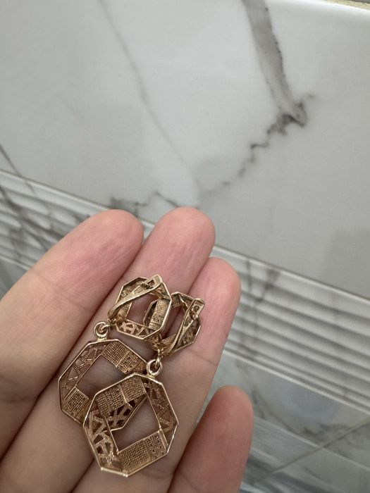 Продам золото. Серьги