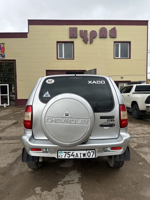 Chevrolet niva машина