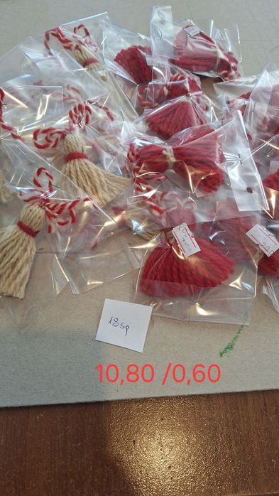 Продавам ръчно изроботени от мен мартеници