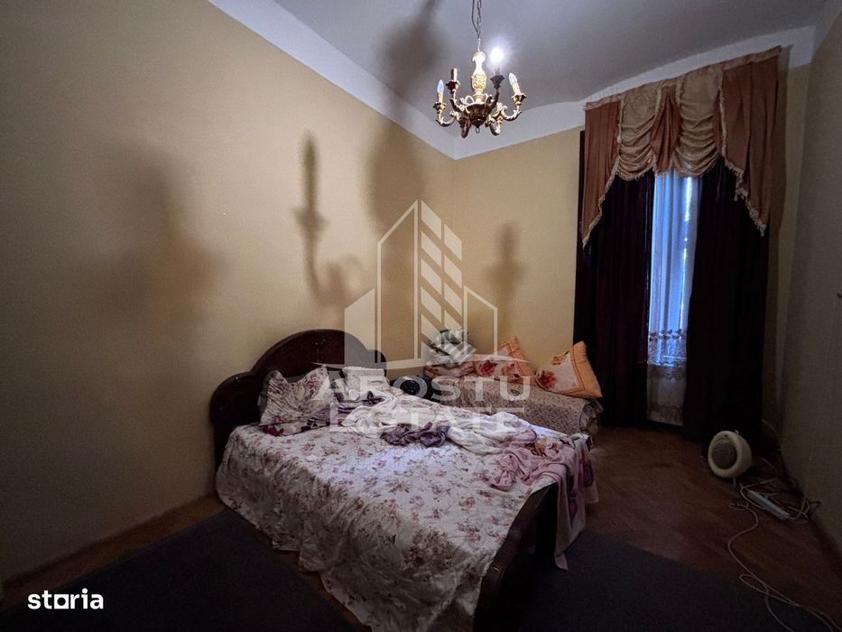 Apartament cu 5 camere de inchiriat, loc de parcare, Central,Timisoara