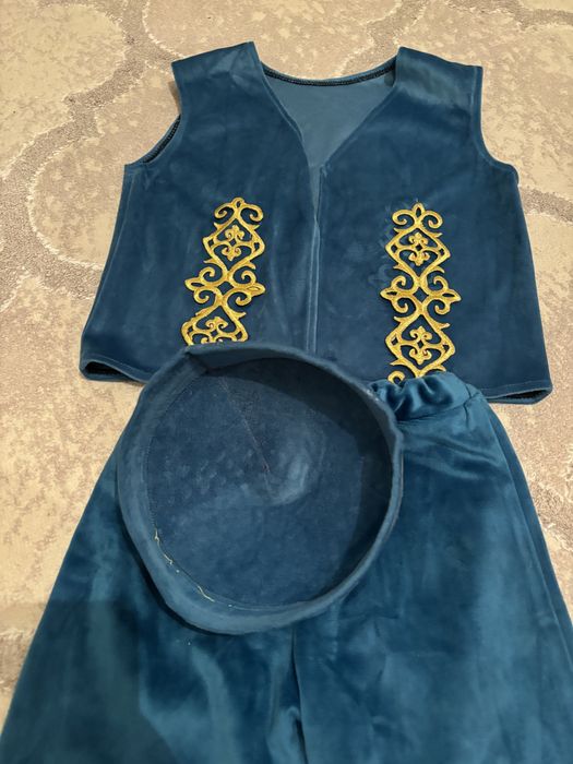 Ұлдарға арналған ұлттық киім сатылады