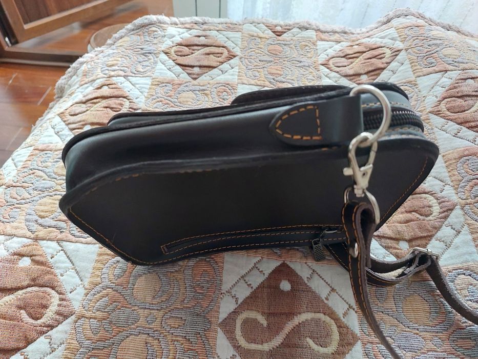 Продам кожанную мужскую сумку