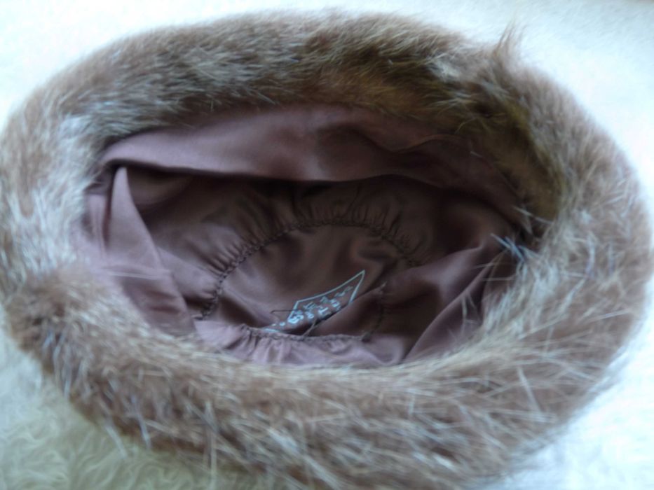 Шапка от астраган и нутрия /естествен косъм/