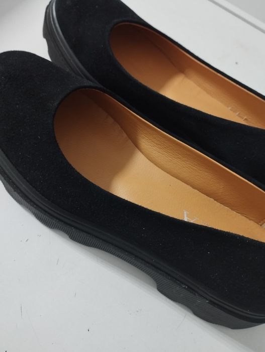 Жаңа аяқ киім сатылады