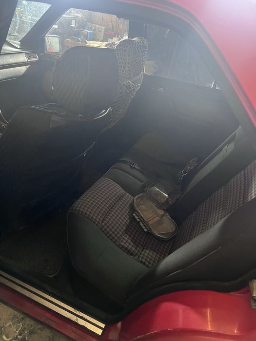 Мерседес 124 ………