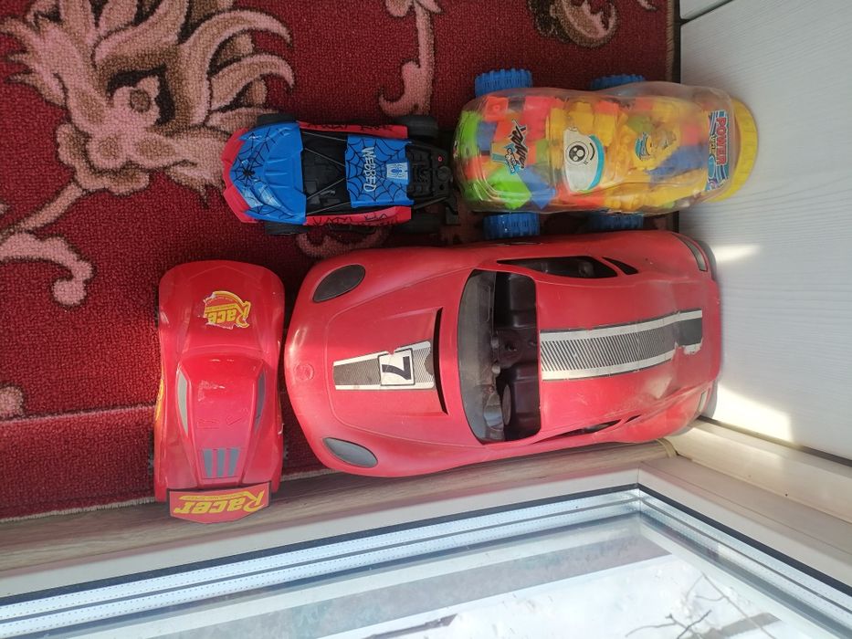 Продам машинки в отличном качестве