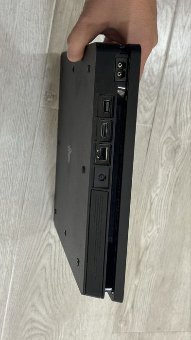 Play station slim 4