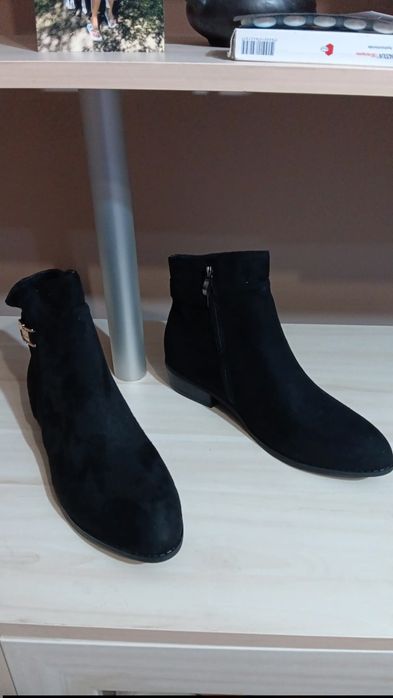 Дамски   боти голям размер