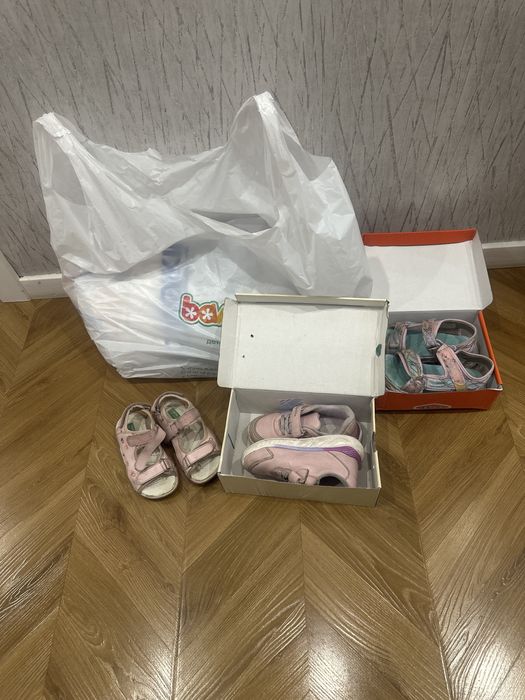 Вещи на девочку и обувь