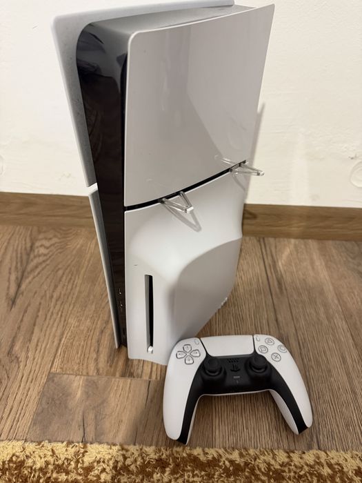 Playstation 5 slim 1TB 1 maneta 1 joc pret fix 2499 ron