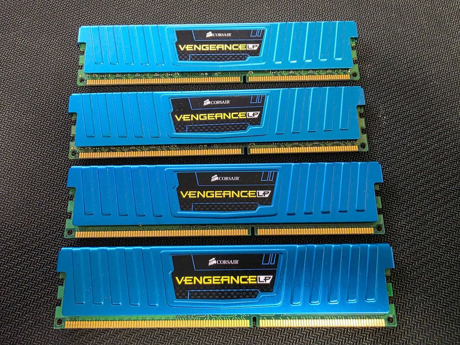 Memorie 16GB DDR3 1600MHz (4 x 4 GB) Corsair Vengeance blue