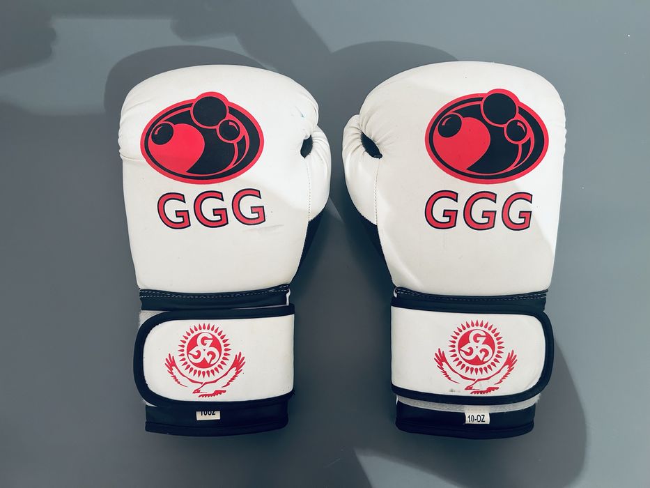 боксерские перчатки