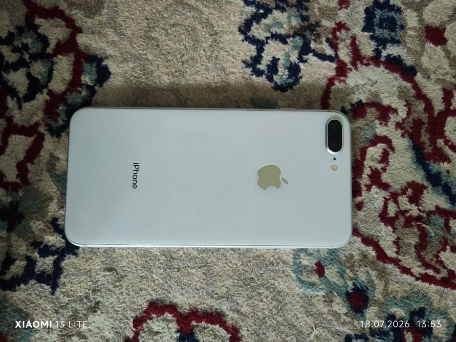 Продам айфон 8+ на запчасти