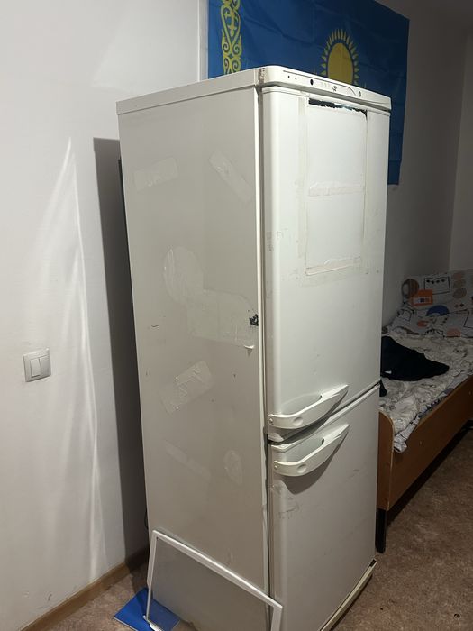 Продам холодильник