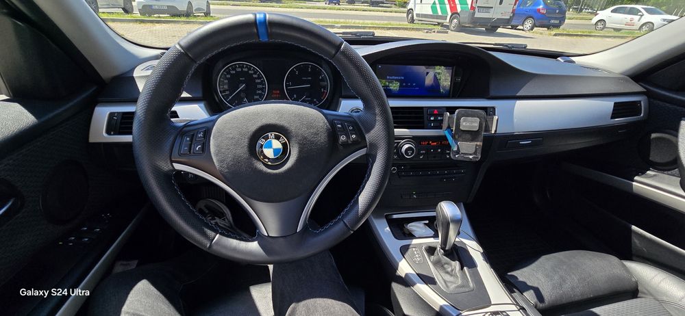 BMW 320 2011  184 cp