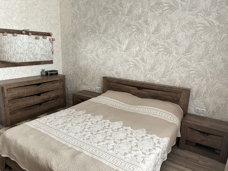 Продам спальный гарнитур