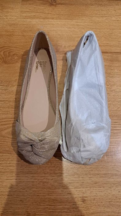 Нови дамски обувки