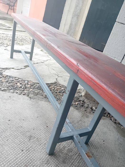 Vând 2 bănci identice