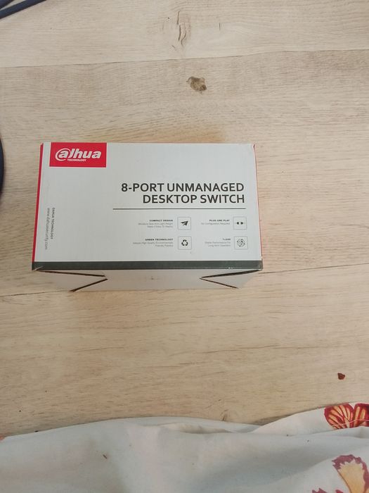 Продам настольный коммутатор с 8 портами