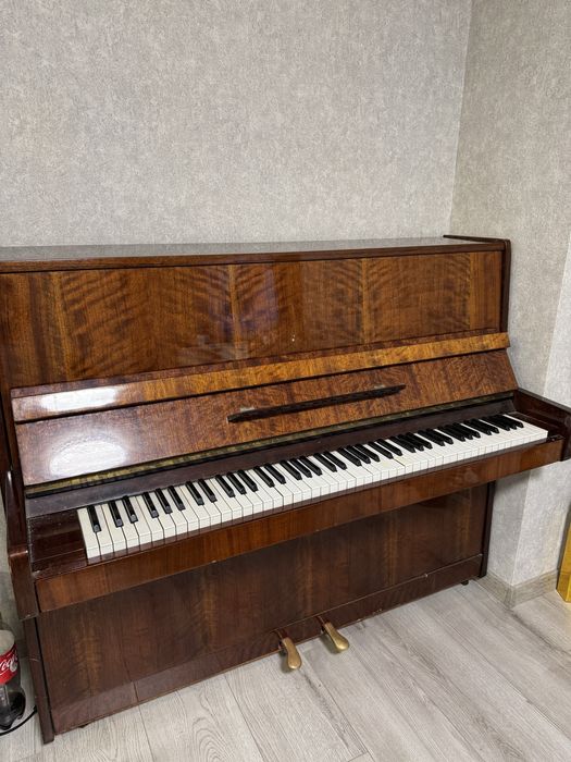 Пиано Беларус  с два педала