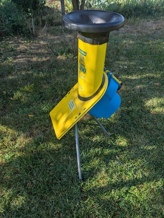 Tocator de mere , crengi , resturi vegetale - Gloria