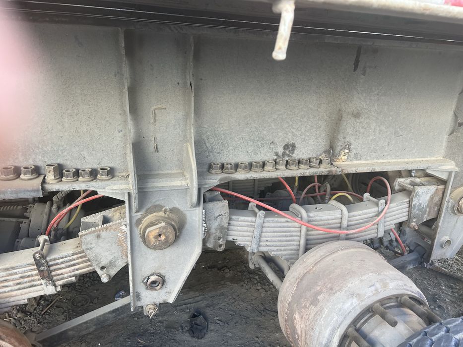 Мостлар сотилади холати янги 25 тоннали 6 комплект ресорлари билан бор