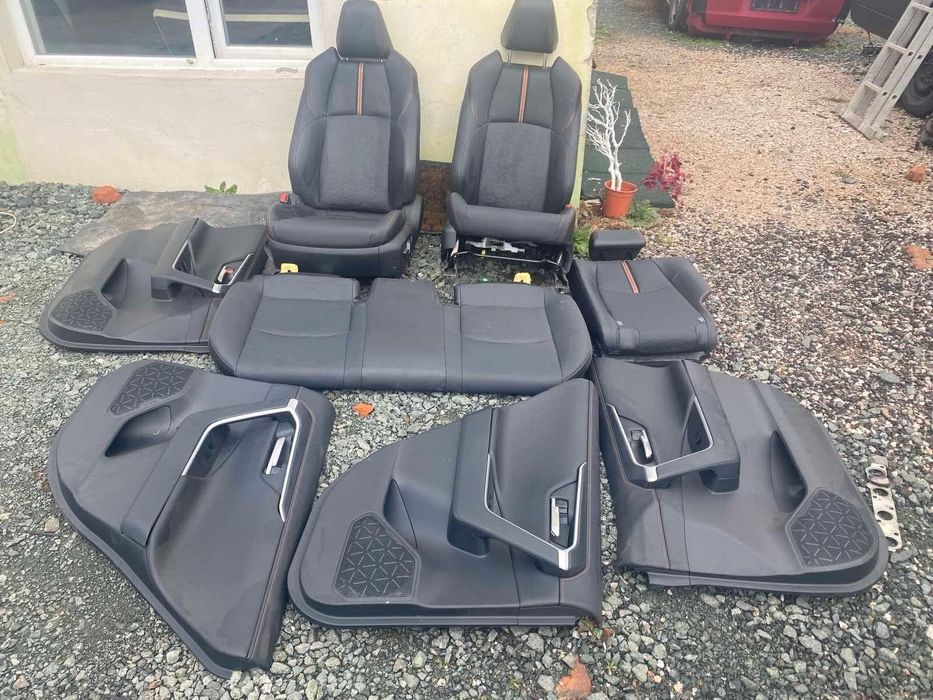 Toyota Rav4 2023 салон