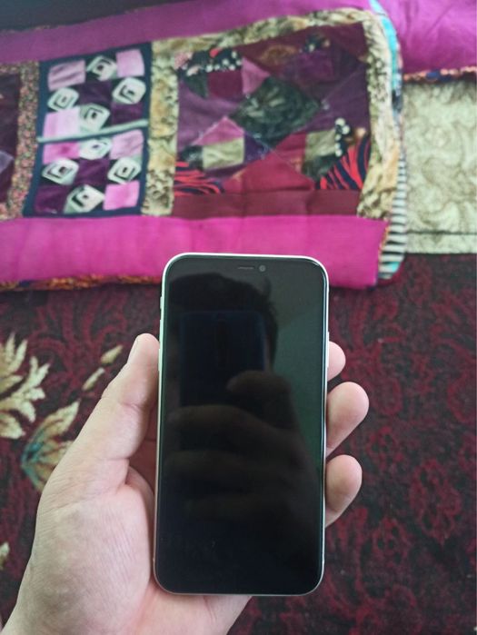 Айфон 11 сотлад 64 гб