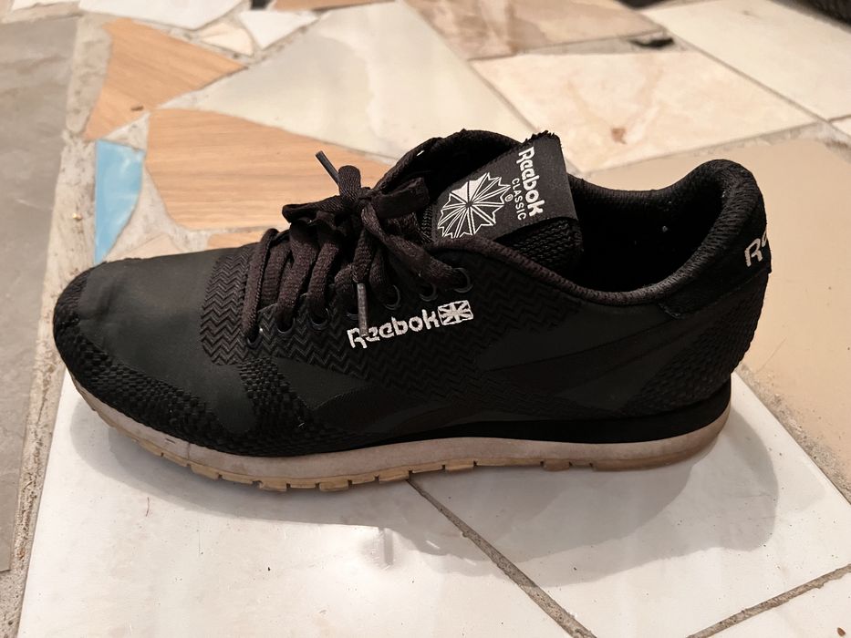 Продам кроссовки