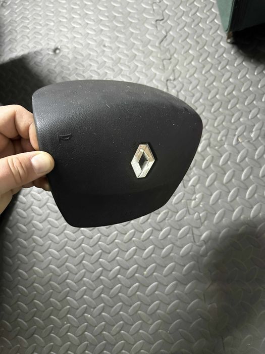 Volan Renault Laguna/ Clio cu airbag 
Doar airbag 250 lei