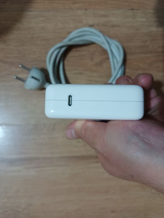 Incarcator alimentator Apple usb C  100w perfect functional

#8