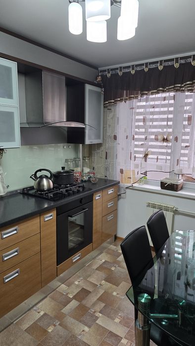 Кухонный  гарнитур