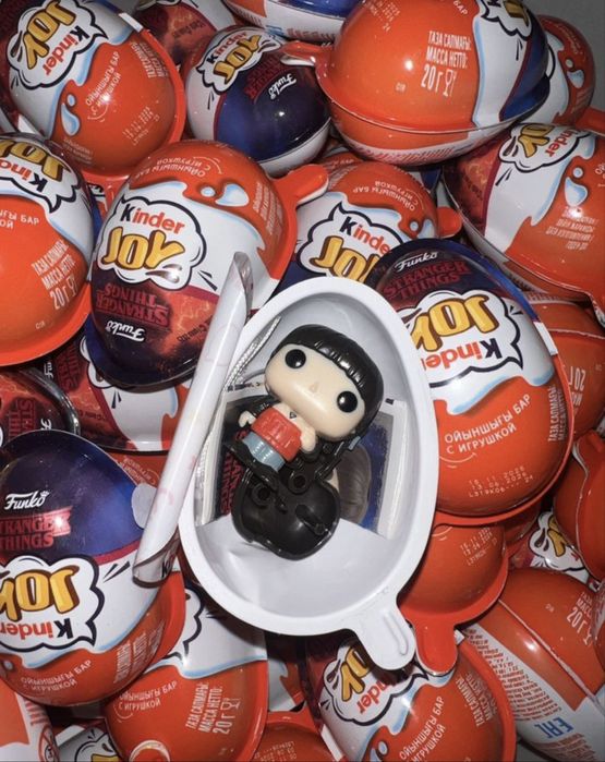 kinder joy stranger things осд