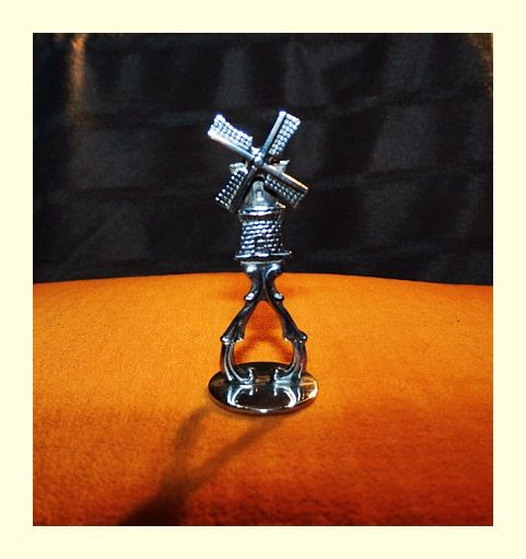 метална мини вятърна мелничка