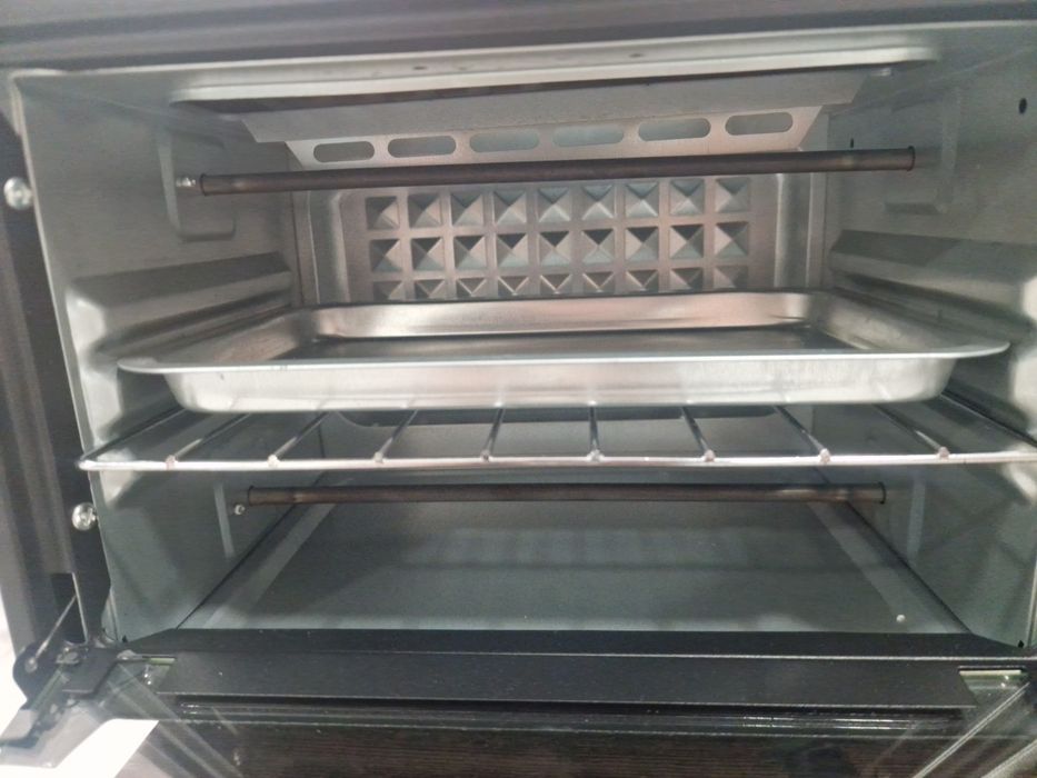 Aparat 3 în 1 multifunctional: Mini cuptor electric, cafetieră și plită / suport