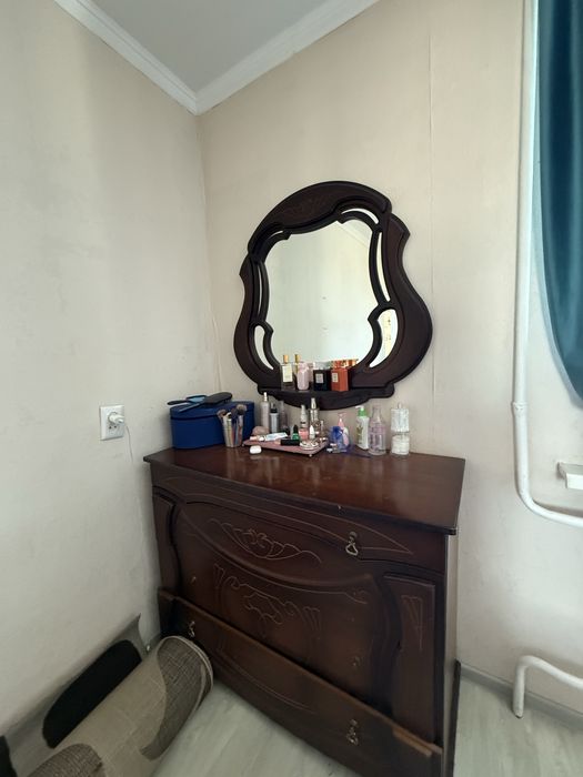 Продам спальный гарнитур в полном комплекте.