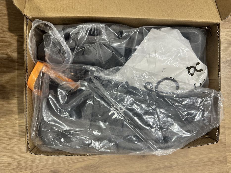 Обувь LOEWE ( кроссовки ) летняя 45 р