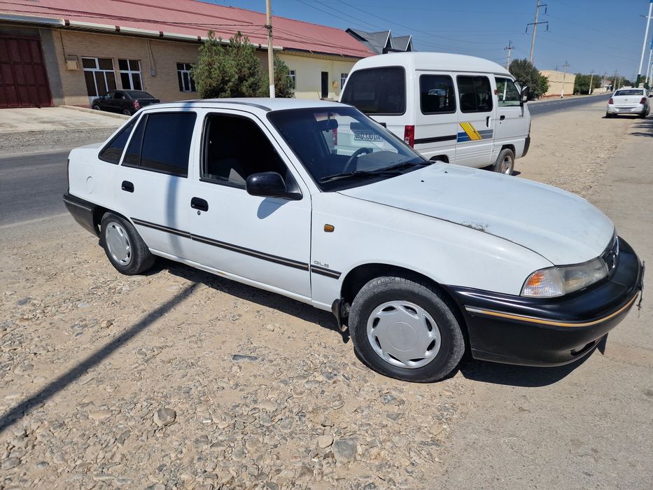 Nexia 1 1999 yill lux kansaner