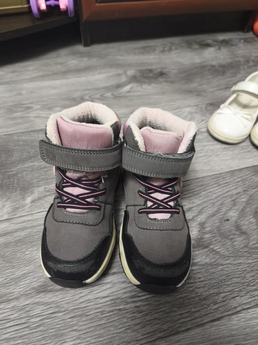 Продам обувь для девочки