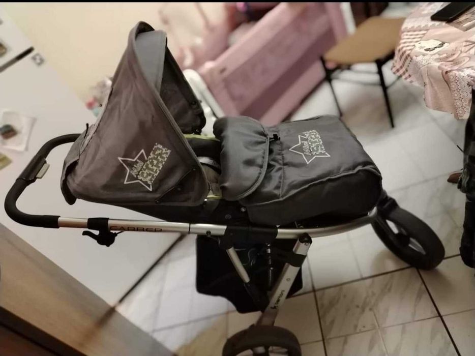 Бебешка количка с два коша + проходилка и чадър