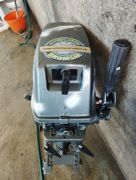 Двигател за лодка Suzuki DT6