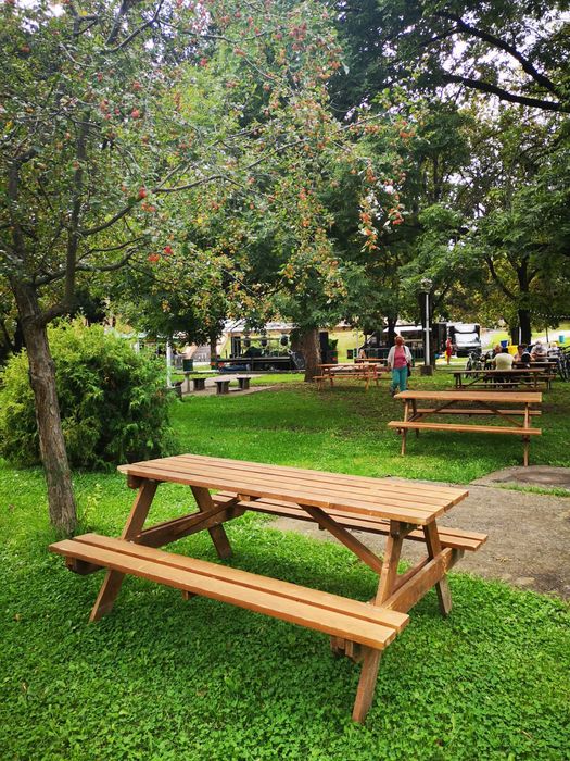 Mese lemn pentru evenimente