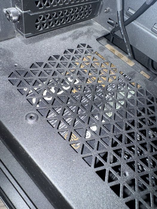 Vand PC gaming stare perfecta de functionare