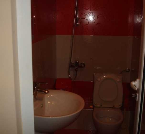 Дава се под наем Едностаен апартамент в София, Лозенец - 35 кв.м за 298.86 € - Снимка #2