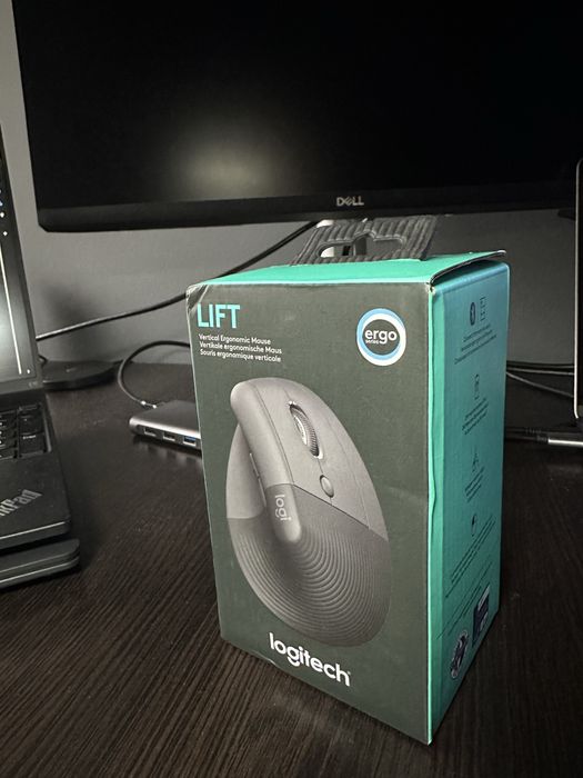 Mouse Logitech Vertical Lift Ergonomic