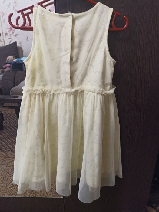 Продам платье на девочку 4- 5-6лет
